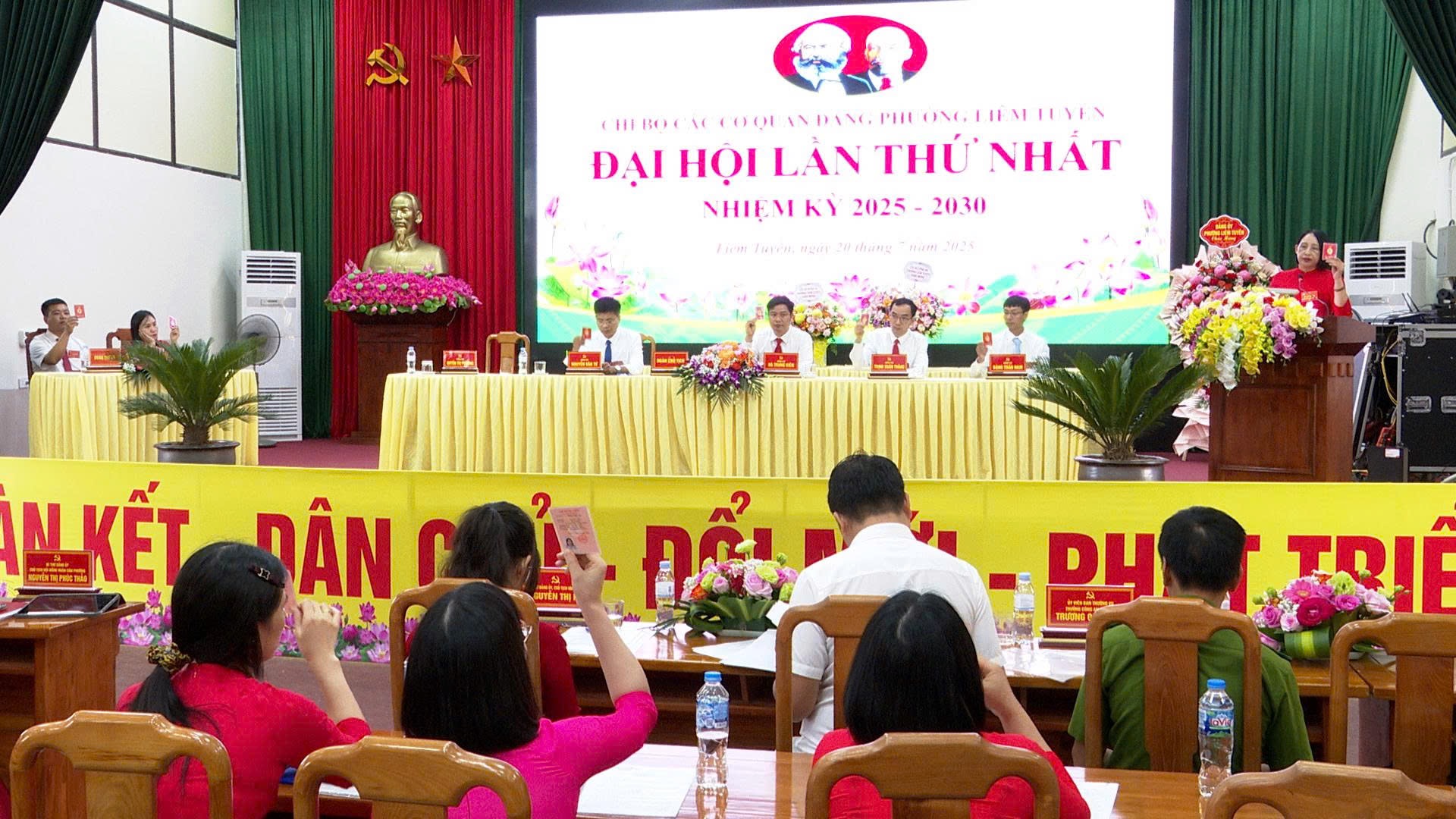 Chi bộ các cơ quan Đảng phường Liêm Tuyền tổ chức Đại hội lần thứ Nhất, nhiệm kỳ 2025-2030