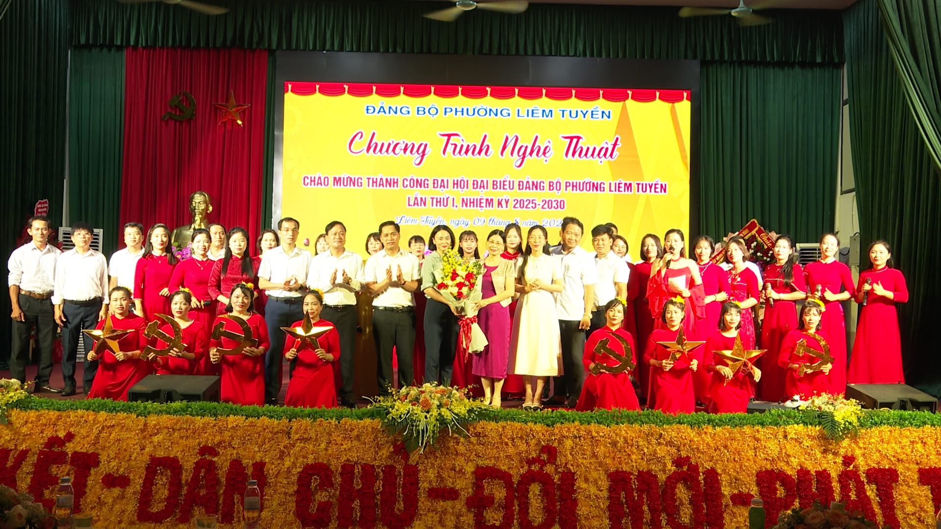 Phường Liêm Tuyền tổ chức Chương trình nghệ thuật chào mừng thành công Đại hội đại biểu Đảng bộ Phường nhiệm kỳ 2025-2030